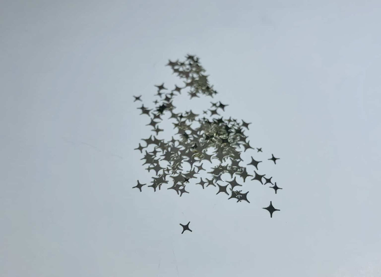 Décorations fines pour ongles – fleurs, papillons et cœurs pour nail art professionnel