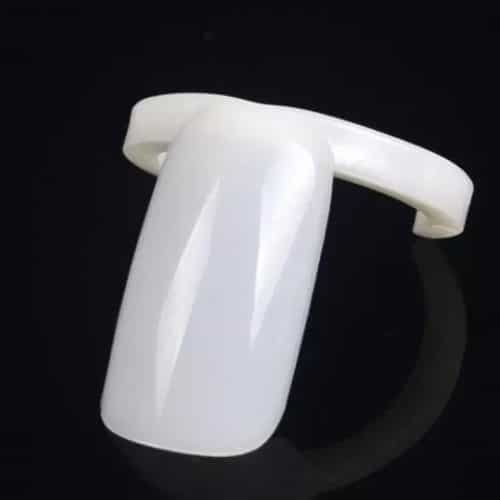 Mettez en valeur vos plus belles couleurs avec ce nuancier de 25 pièces, idéal pour présenter vos vernis gel à vos clientes.&nbsp;Pratique et esthétique, il permet d’afficher un aperçu clair et professionnel de votre palette de teintes.