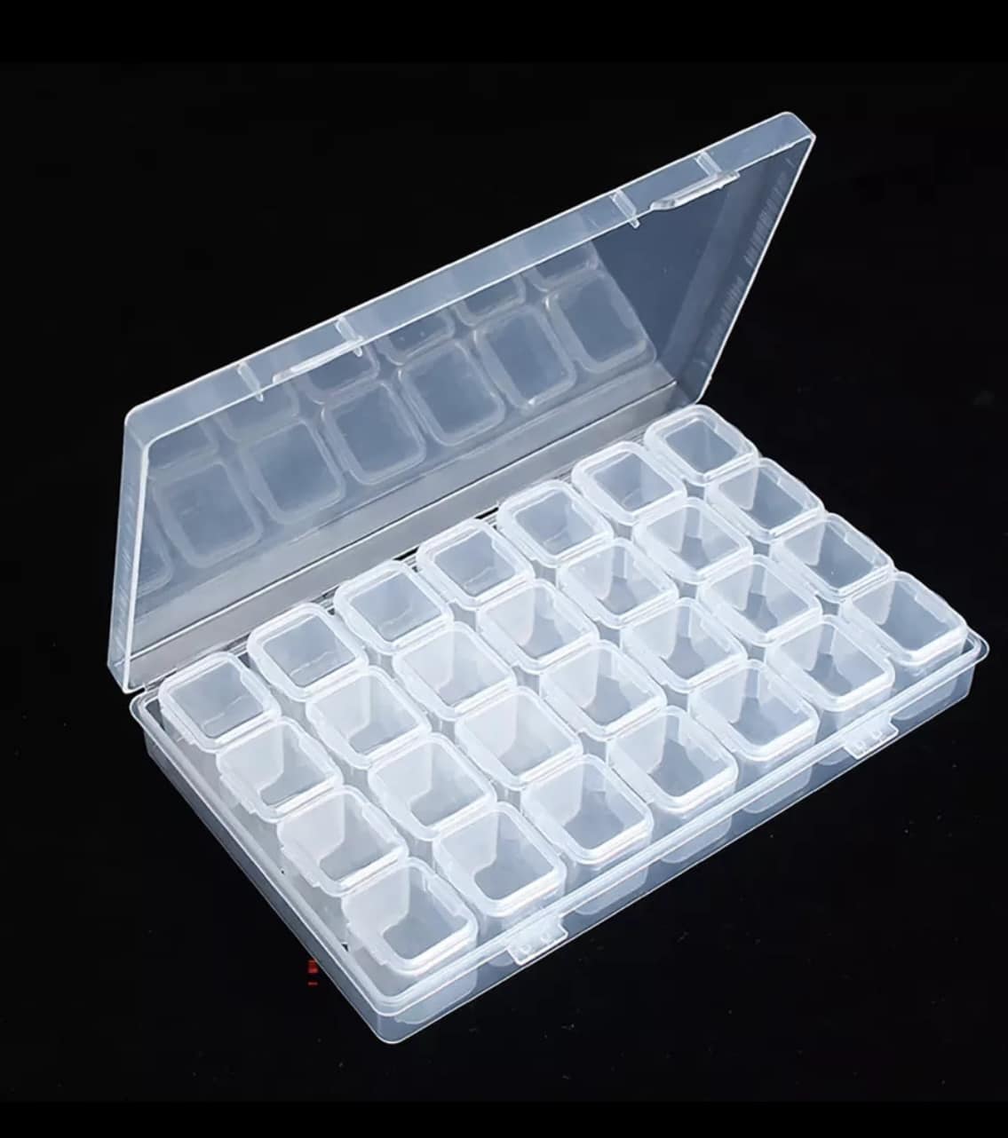 Rangement en Plastique – 28 Cases