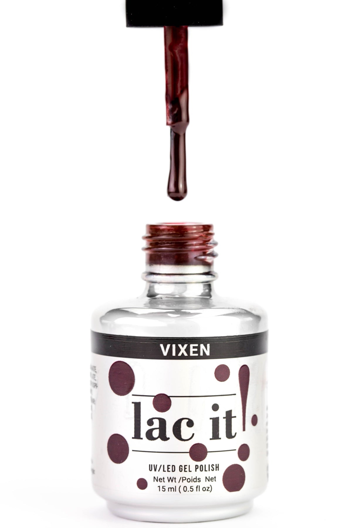 Ce vernis gel professionnel, disponible en plusieurs teintes tendances, s’applique facilement et assure une couleur intense sans écaillage jusqu’à 3 semaines. VIXEN